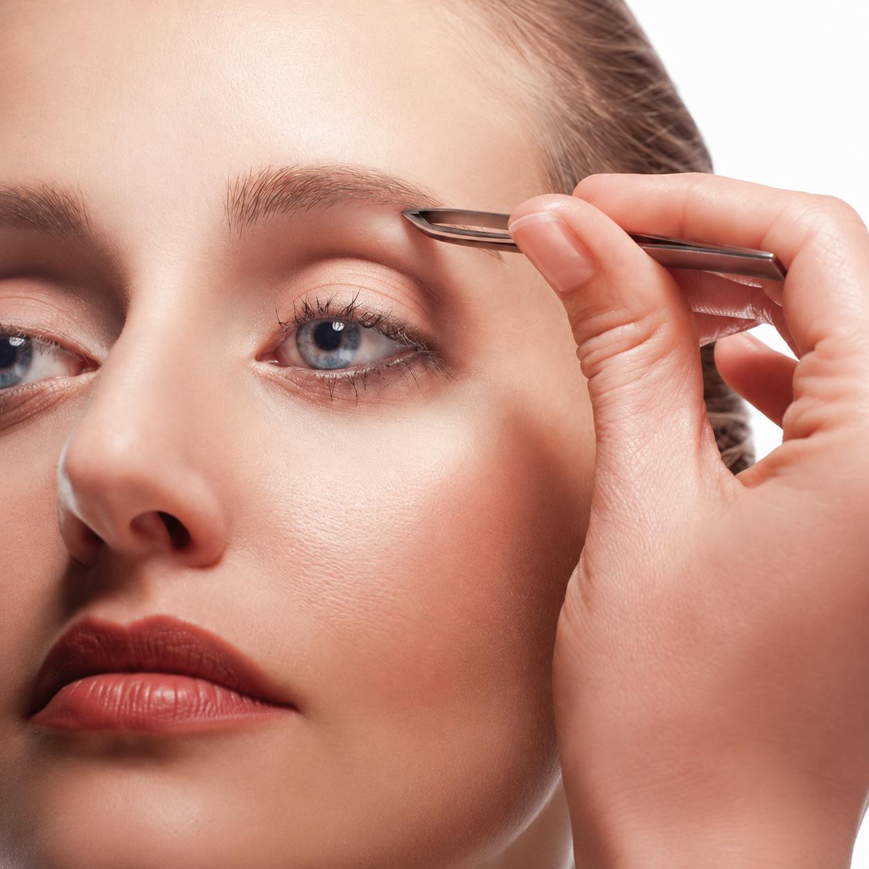 Pinces à sourcils