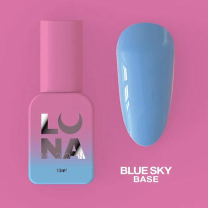 LUNAmoon Blue Sky Base base camouflage bleu clair pour le recouvrement et le nivellement des ongles, haute pigmentation et tenue jusqu’à 4 semaines.