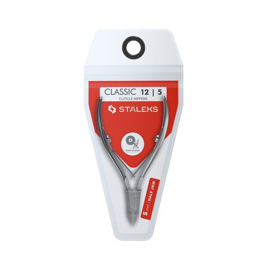 Pince à cuticules STALEKS CLASSIC 12 – lames 5 mm, affûtage manuel et acier inoxydable pour une coupe nette et précise.