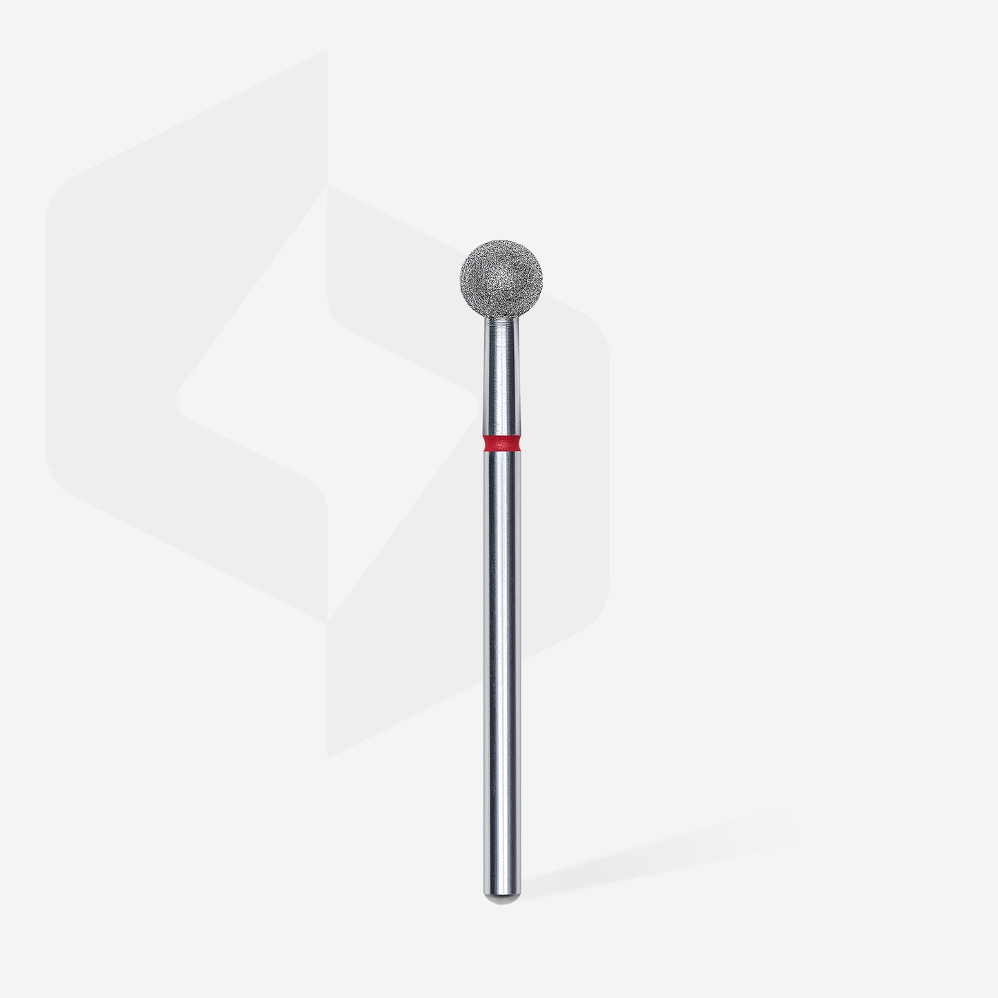 Fraise diamantée boule STALEKS PRO EXPERT FA01R050 diamètre 5 mm avec abrasivité fine rouge pour le travail professionnel de la cuticule et des soins de pédicure.