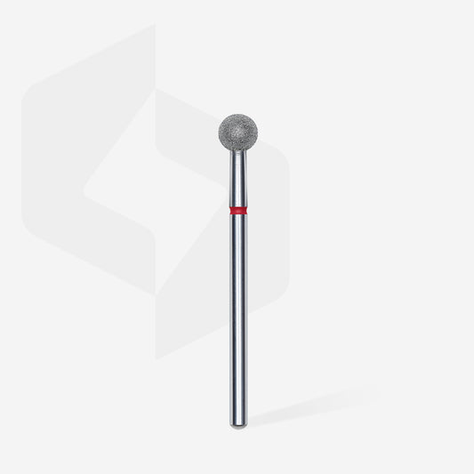 Fraise diamantée boule STALEKS PRO EXPERT FA01R050 diamètre 5 mm avec abrasivité fine rouge pour le travail professionnel de la cuticule et des soins de pédicure.